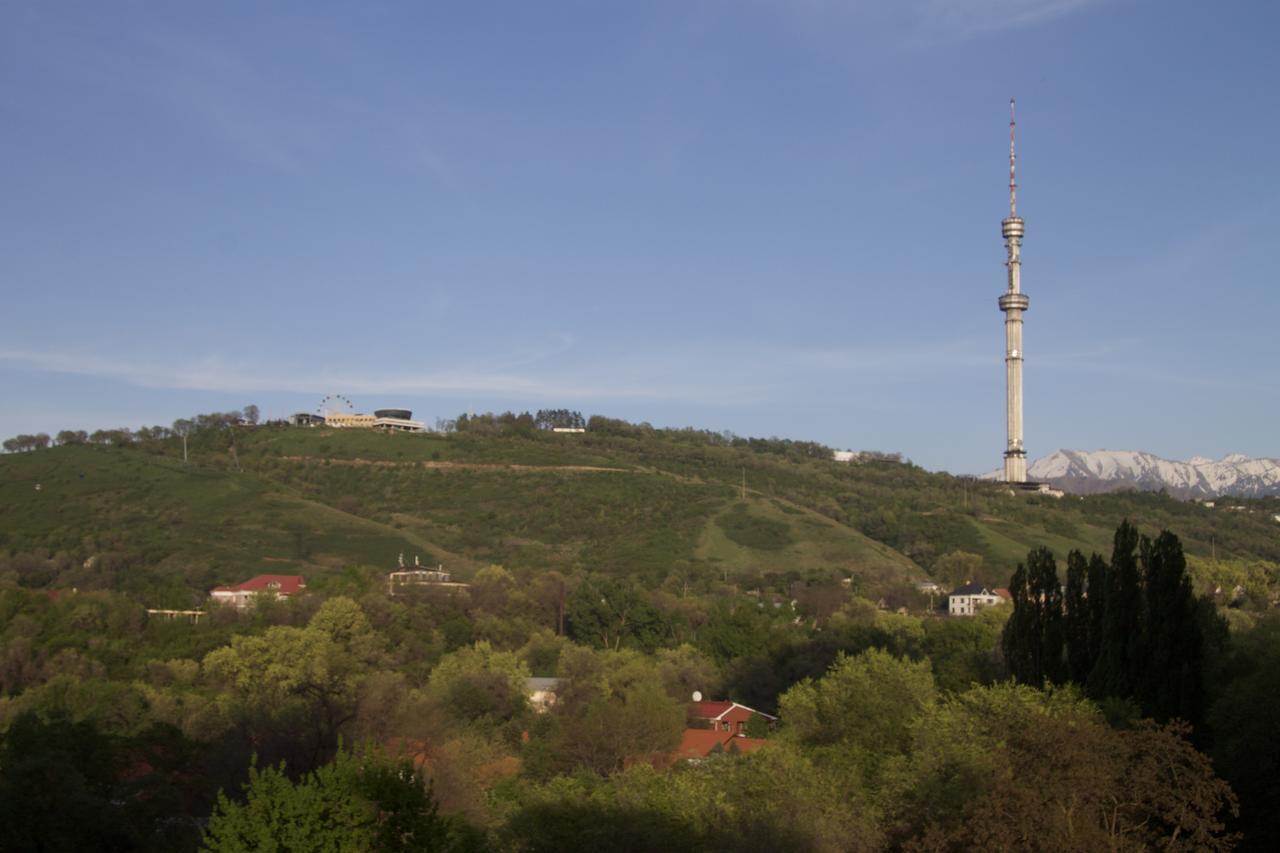 Deluxe Plaza Hotell Almaty Eksteriør bilde