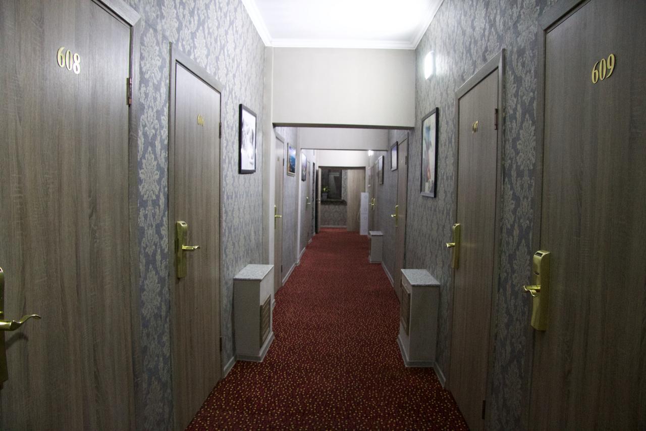 Deluxe Plaza Hotell Almaty Eksteriør bilde