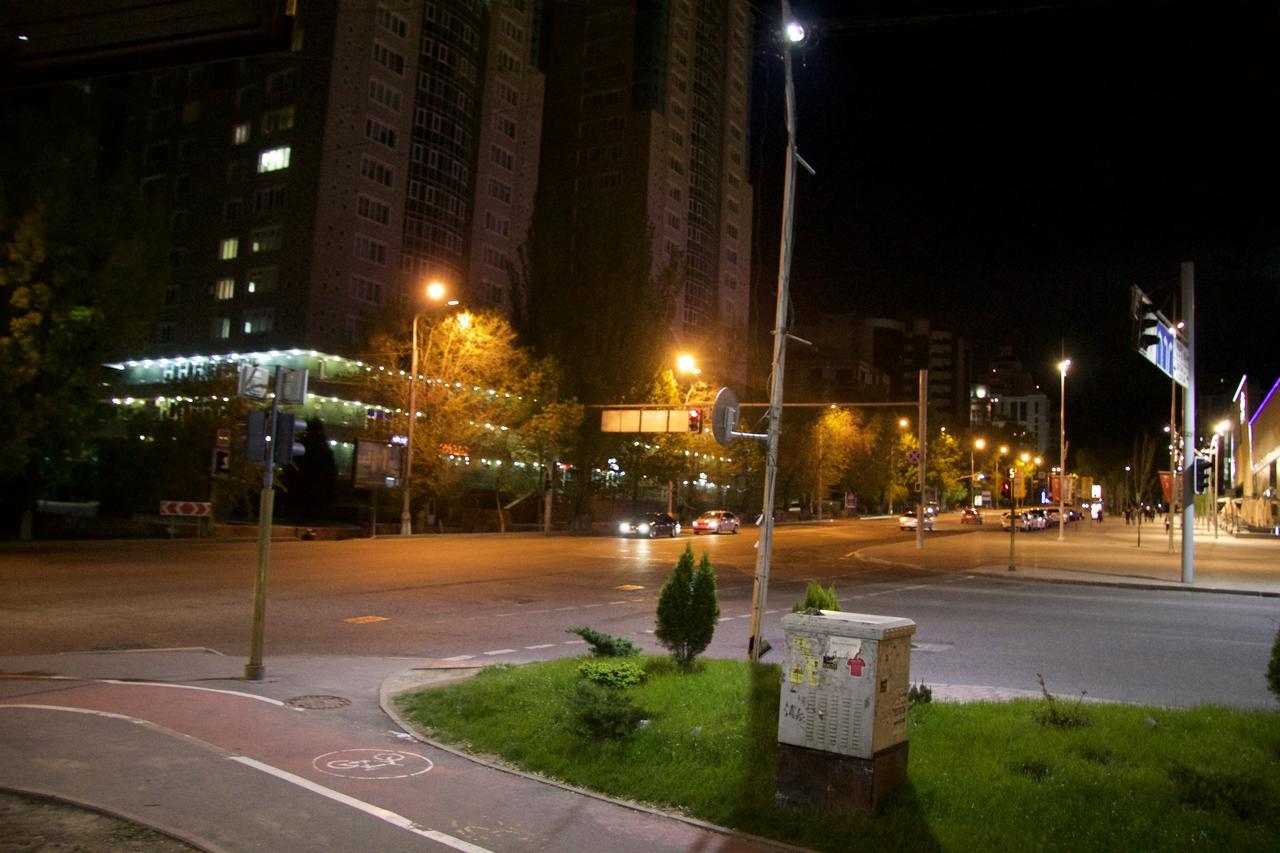 Deluxe Plaza Hotell Almaty Eksteriør bilde