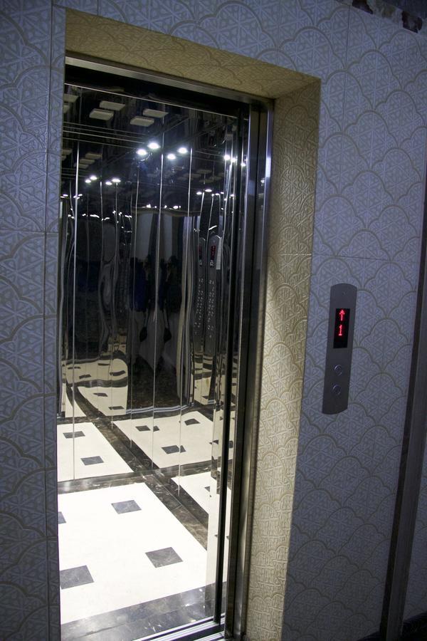 Deluxe Plaza Hotell Almaty Eksteriør bilde