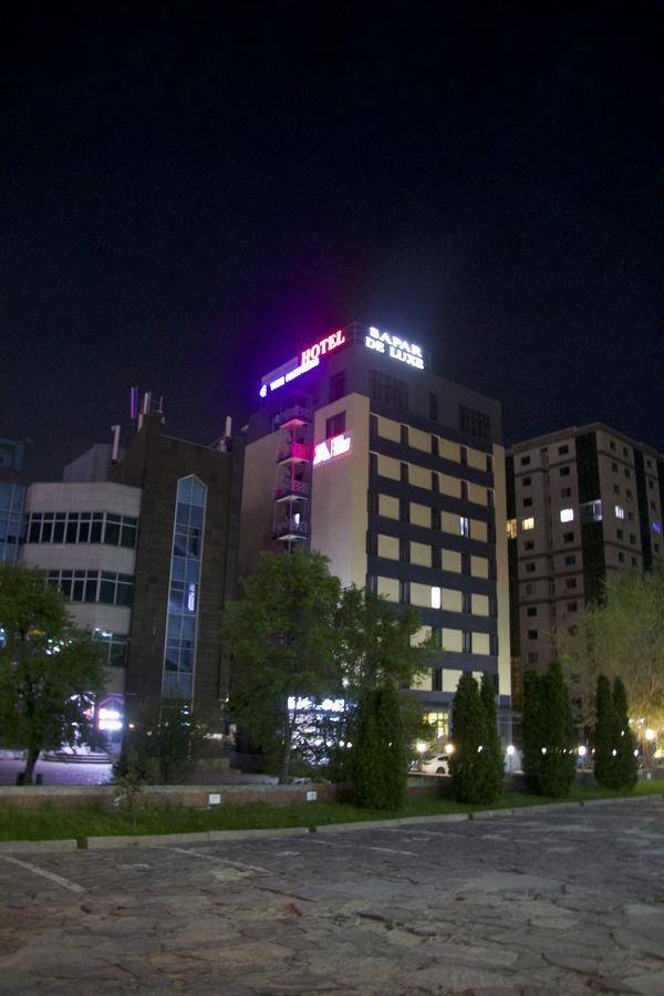 Deluxe Plaza Hotell Almaty Eksteriør bilde