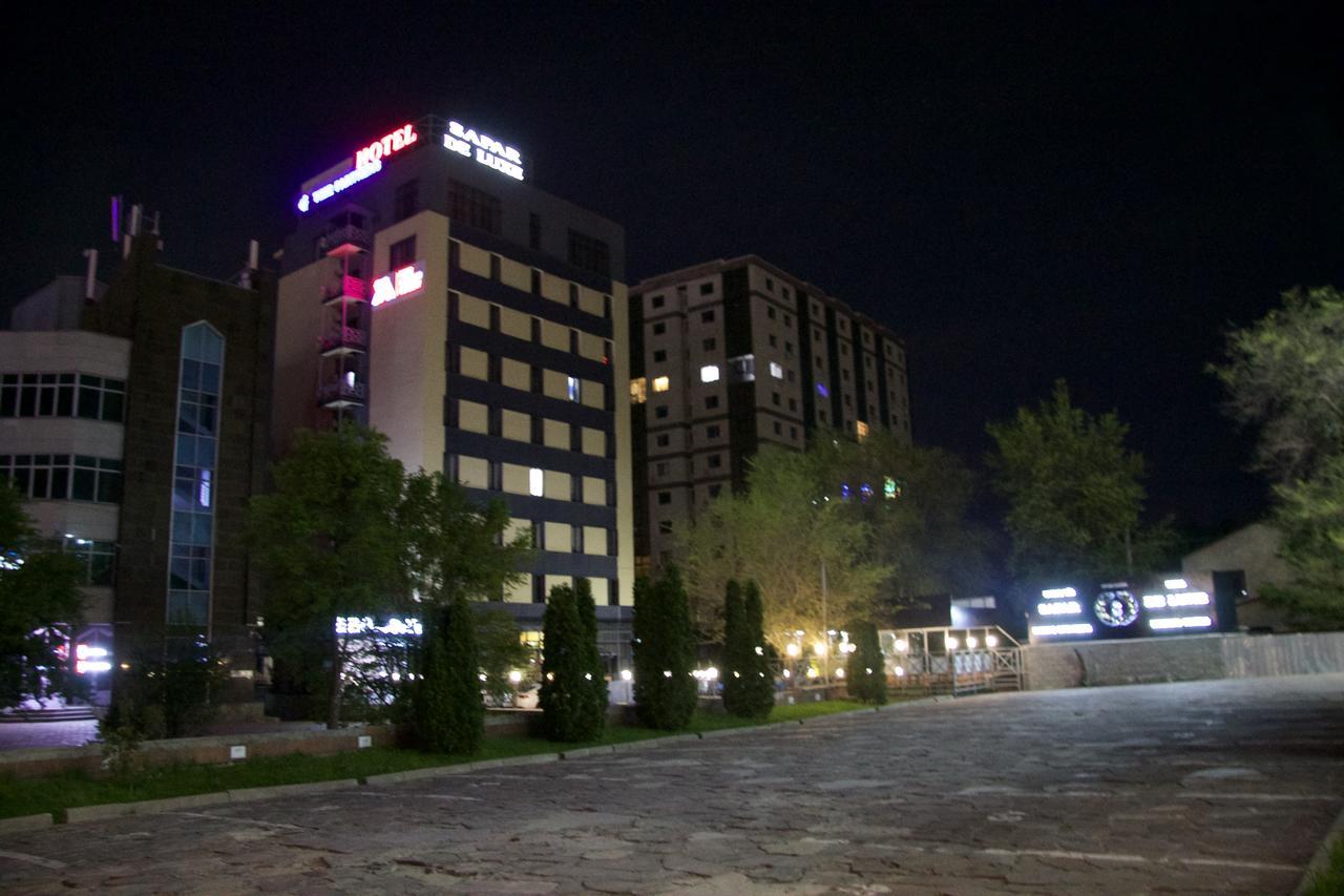 Deluxe Plaza Hotell Almaty Eksteriør bilde
